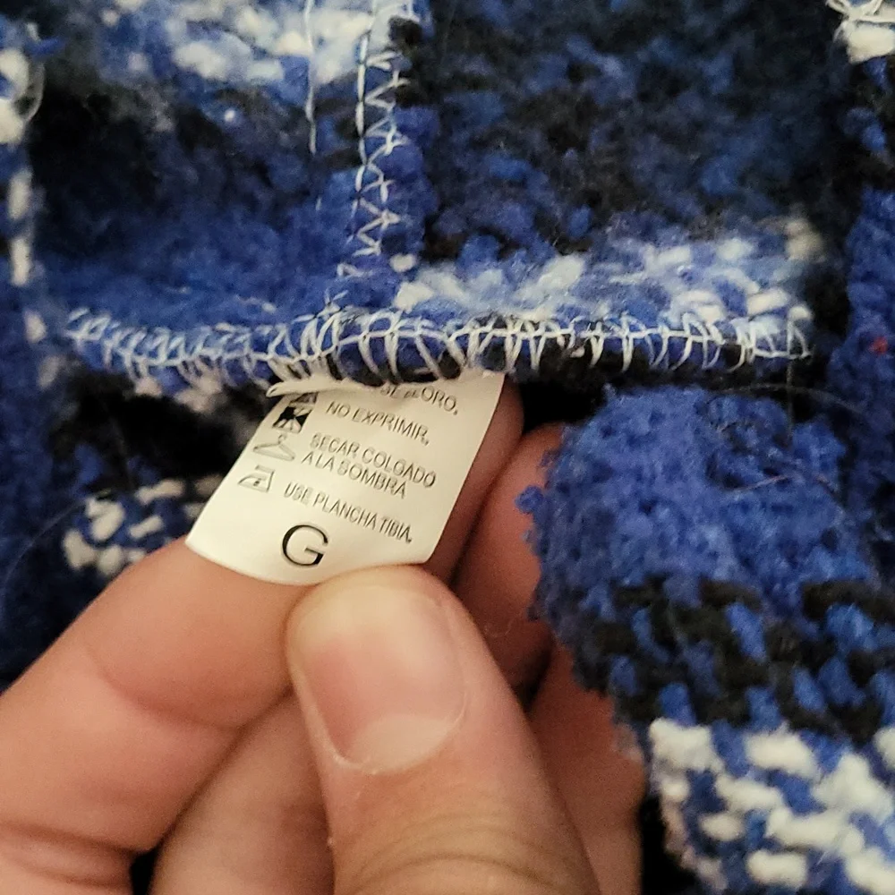 Sweaters - Picture 4 of 7